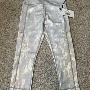 Zyia Silver Metallic LNT Capri Size 4